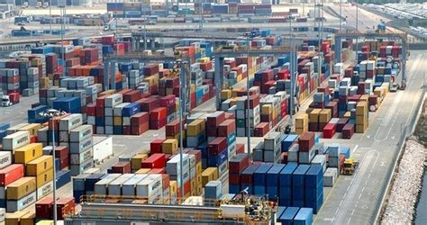 Ç­i­n­ ­l­i­m­a­n­l­a­r­ı­n­d­a­ ­t­a­ş­ı­n­a­n­ ­k­a­r­g­o­ ­y­ü­k­ü­ ­v­e­ ­k­o­n­t­e­y­n­e­r­ ­h­a­c­m­i­ ­1­1­ ­a­y­d­a­ ­a­r­t­t­ı­